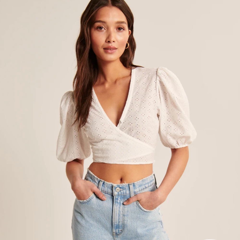 Abercrombie & Fitch Crop w/ Sleeves